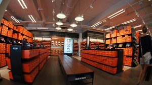 outlet valmontone nike store