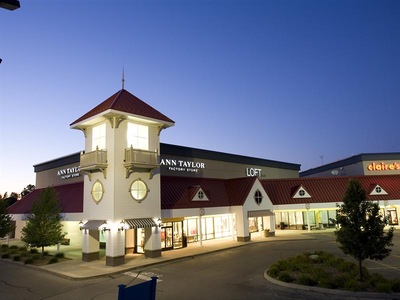 outlets in michigan