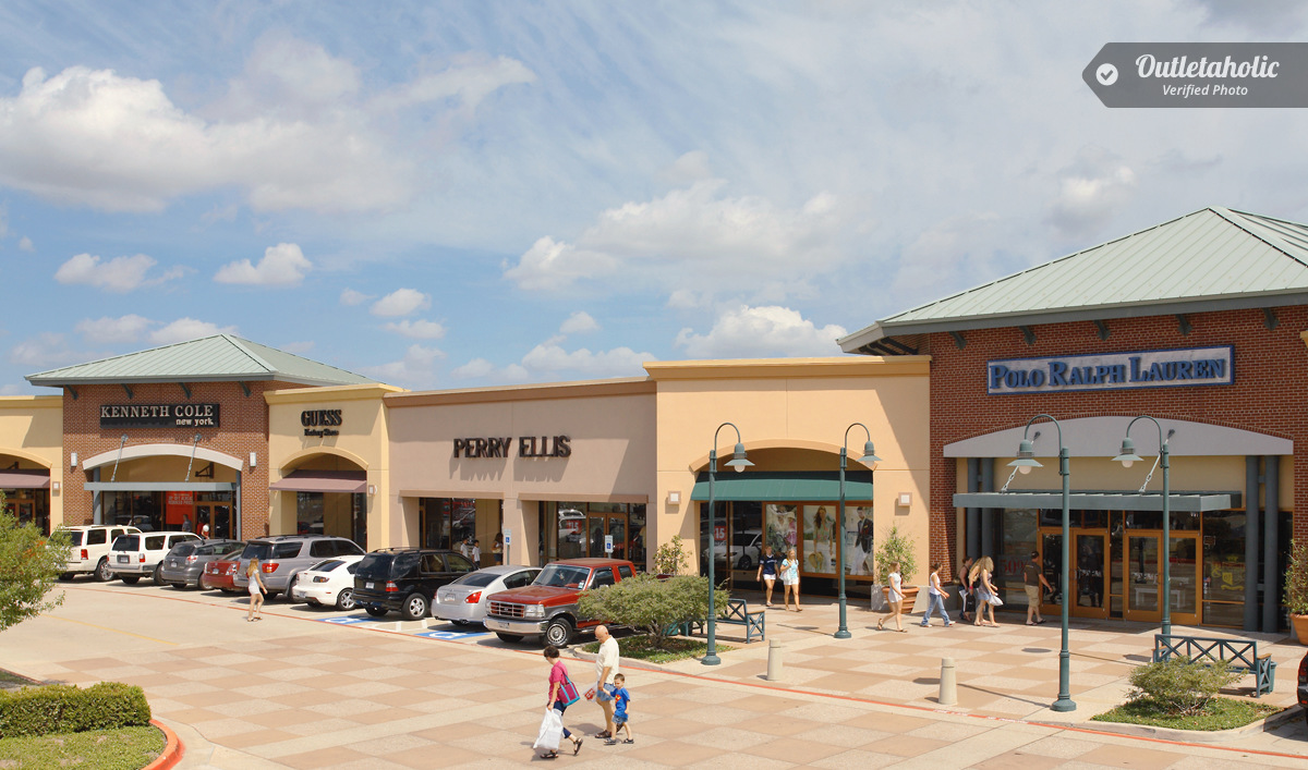 Photos of Allen Premium Outlets — Texas, United States | Outletaholic