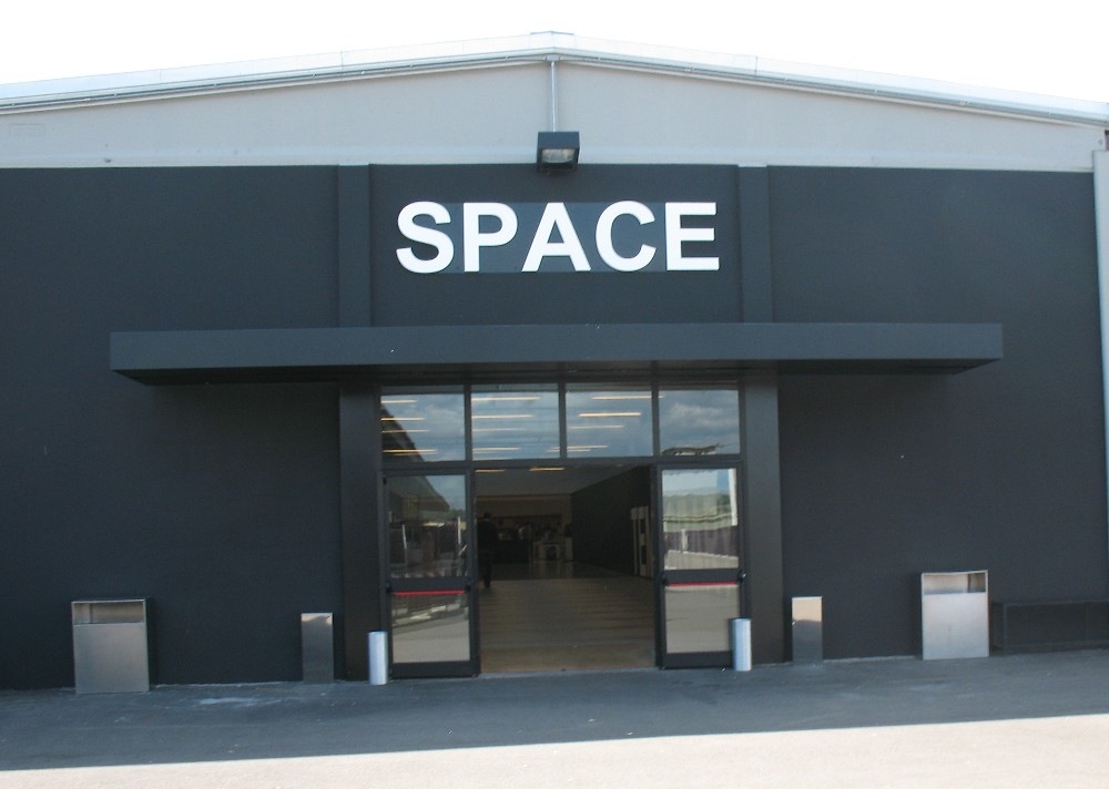 Space — Prada Factory Outlet