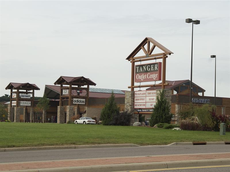 Tanger Outlets – Wisconsin Dells, WI